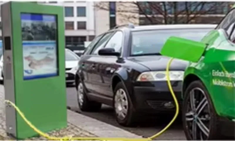 Customized ev charging station integrated lcd advertising display digital signage for commercial plaza retail business operators