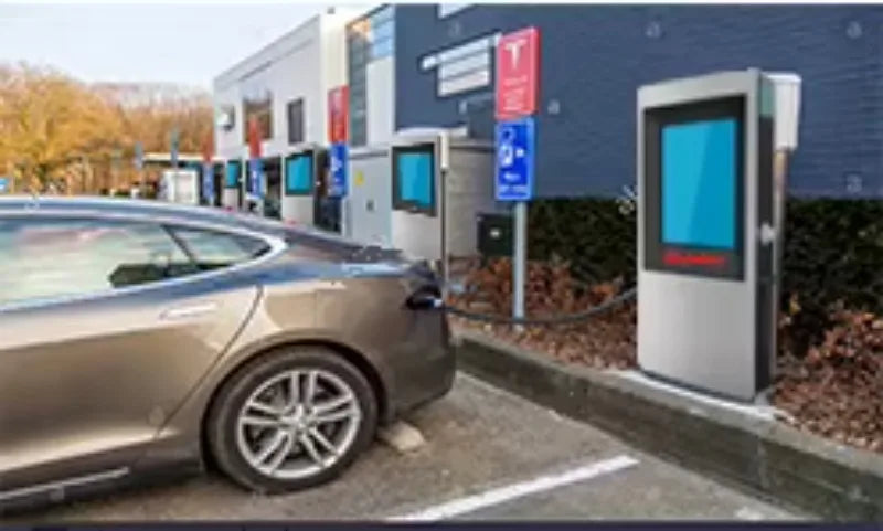 Customized ev charging station integrated lcd advertising display digital signage for commercial plaza retail business operators