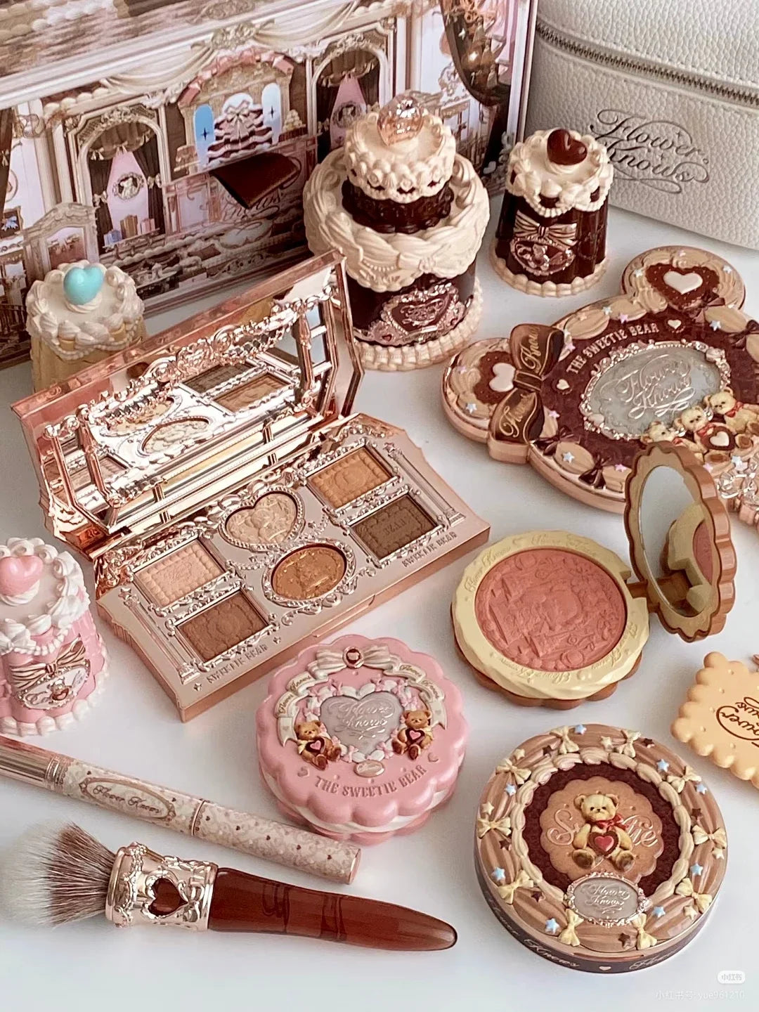 THE SWEETIE BEAR COLLECTION Makeup Gift Set All In Shimmer Eye Shadow Palette Blush Powder Lip Jelly Gift Box